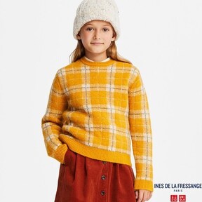 明るいイエローがキュートなセーターは子供達に似合うカラー