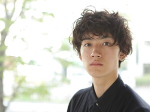 パーマ風にくせ毛を活かす メンズヘアカタログ14選 All About オールアバウト