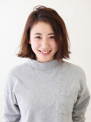 切りっぱなしがカワイイ 注目の ブラントボブ ヘアスタイル All About オールアバウト