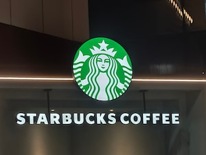 スタバを家族全員で…いいなあ。世帯年収650万円・37歳女性「正直他の人はみんなお金持ちに見えます」