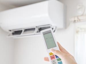 「夜はリビングに布団を敷いて寝ている。エアコンはそこだけ」電気代1万5000円、66歳女性の夏