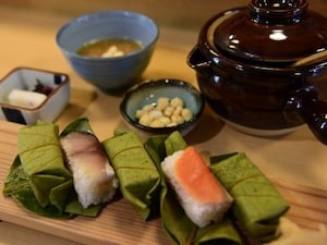 奈良を代表する郷土料理「柿の葉すし」