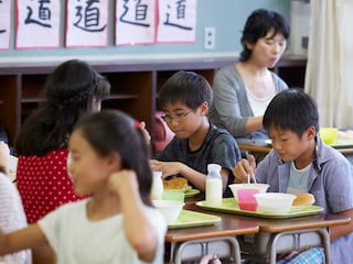 「不登校はペナルティー？」給食費無償化の盲点、“食べられない子”への支援から外れる自治体も