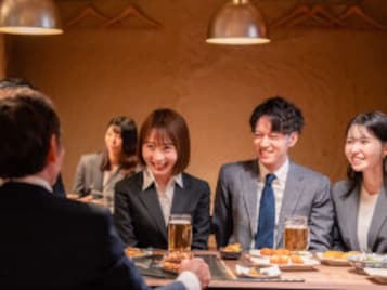 【脳科学で迫る！】タイパ重視だけではない？ 若者の飲み会離れ。上司との食事が「おいしくない」ワケ