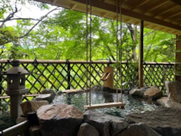 京町家リノベーションの匠による、箱根の新境地。期待の新旅館「Nazuna 箱根 宮ノ下」の全貌