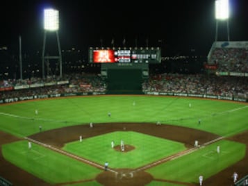 「メリットだらけ!」焼肉、ラーメンに野球、プロレスまで。50代女性「ひとり行動」のススメ