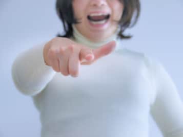 「このグズ!」夫を罵倒する“モラハラ妻”。「人当たりのいい女性」が変貌した理由とは