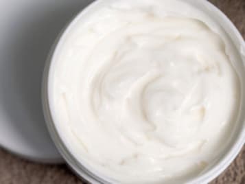 「買うのはやめようと思いました」安い化粧品に変えたら“思わぬ出費”が発生! 38歳・専業主婦の後悔