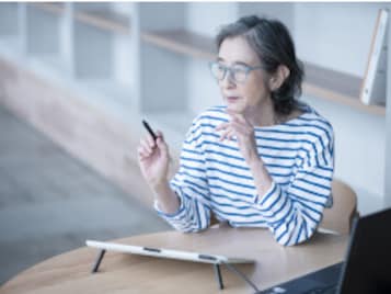 扶養ありならここまで働ける？年金180万円で「月収10万円」でも住民税非課税の可能性