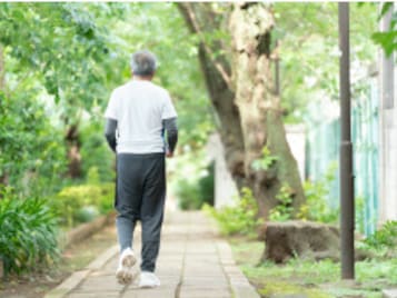 「毎日1万歩。食費は夫婦で600円」月の年金9万9144円・64歳男性の暮らし
