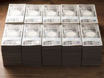 預貯金だけで1億円「結婚して以来、お金がたまれば定期預金に預けてきた」67歳女性の貯め方