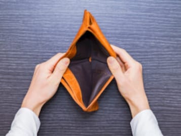 貧乏一直線…!? 金運を下げるやってはいけない「空き財布」と開運ポイント3つ