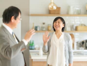 夫婦で月21万円を貯金「主人が働いてくれているおかげで繰り下げできている」66歳女性の家計
