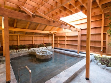 【神奈川県の人気温泉】「湘南台温泉 らく」は奥湯河原の源泉を湘南台駅徒歩2分で楽しめる癒やしスポット