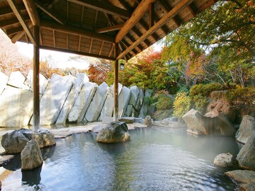 【宮城県の人気ホテル】「秋保温泉 篝火の湯 緑水亭」は幻想的な篝火に包まれる名湯が自慢