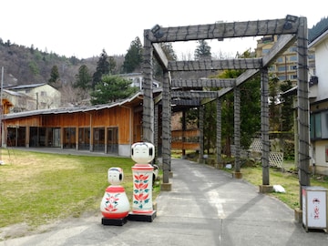 【宮城県】多彩な泉質を楽しめる「鳴子温泉郷」の魅力とは？ 鳴子峡の絶景やこけし、名物グルメも満喫