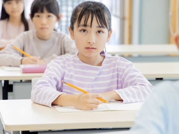 「難問を解かせる塾」で偏差値が下がるのはなぜ？ あえて簡単な塾に切り替えて偏差値10上がる例も多々