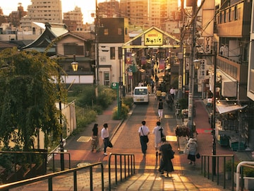 好き＆行ってみたい「東京都の商店街・市場」ランキング！ 2位「谷中銀座商店街」、1位は？【2026年調査】