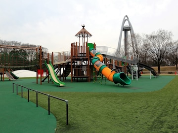 【愛知県】3公園すべて入園無料！ 70mローラー滑り台、高さ138mの展望タワーも…1日楽しめる大型公園3選