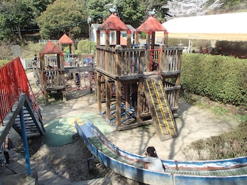 【大阪府】3公園すべて入園・入場無料！ “新幹線スポット”から人気の芝すべりまで…1日遊べる公園3選