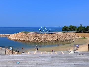 【大阪府】3公園すべて入園無料！ 森の冒険遊具から飛行機真下の屋上まで…家族で行きたい公園3選
