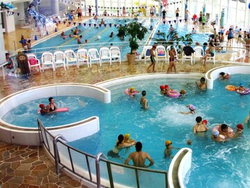 【宮城県】126mウォータースライダーが無料！ 露天風呂付き通年プールも。この夏行きたいプール3選