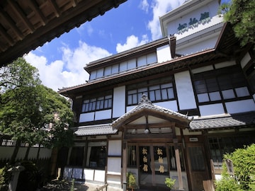 創業300有余年の歴史！ 「いわき湯本温泉 松柏館」の大浴場で源泉掛け流しの硫黄泉を満喫し新鮮な海の幸を味わう旅