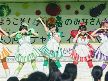 前田敦子、子どもとの沖縄プライベートショット公開「おチビちゃんも
