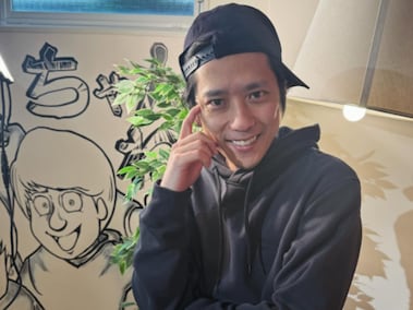 クセが強い」二宮和也、自作のドラマTシャツに「ニノさんのセンスに