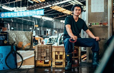 Cool Portraits of Tsukiji Fish Market Workers