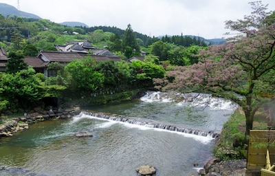 แช่ออนเซนและขอพรเทพแห่งผิวสวย ที่อุเระชิโนะ