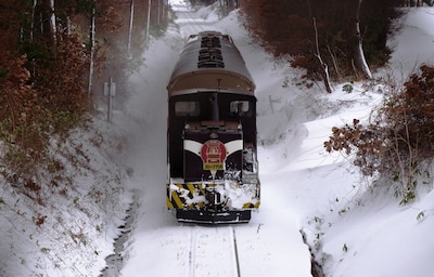 สัมผัสฤดูหนาวผ่านเส้นทางรถไฟชมธรรมชาติ 5 สาย