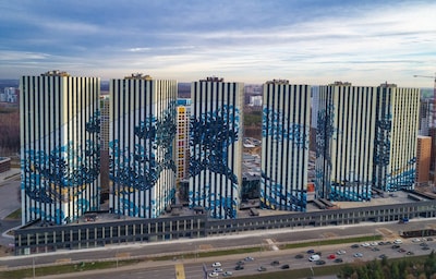 Hokusai's "Great Wave" Splashes in Moscow