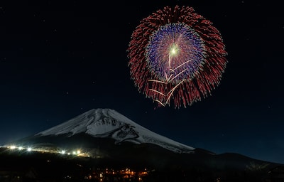 日本深度游：在富士山，欣赏歌舞伎＋花火大会的视觉盛宴