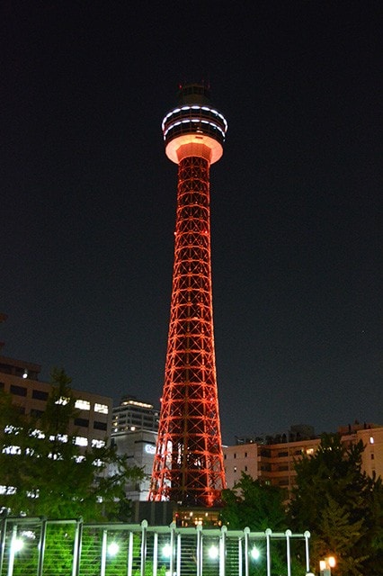 6月7日～11日の5日間限定で横浜マリンタワーが「赤」に染まる「ライトアップ東方神起 ver.」開催（画像はイメージ、画像提供：横浜マリンタワー）