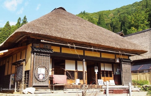 Community Maintains Traditional Thatched Roofs