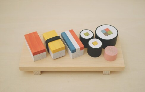 Gorgeous Woodblock Sushi Set