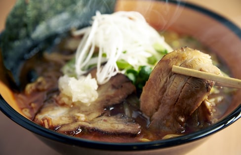 【九州美食】不只豚骨拉麵！九州在地人美味拉麵店清單20選