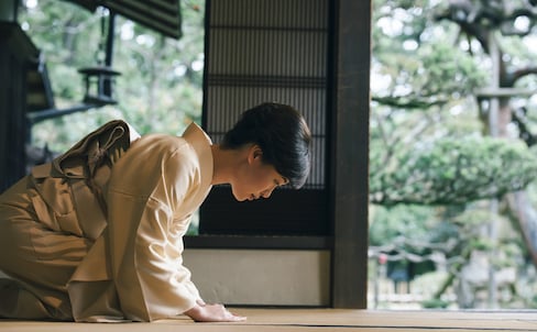 A 'Heart to Heart' Primer on Japanese Manners