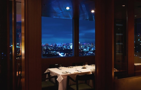 【東京美食】同時擁有美食和美景 新宿浪漫高空酒吧９選