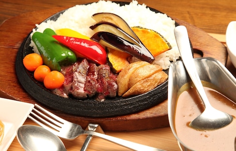 【北海道美食】鹿肉咖哩？結合住宿的複合式餐廳「Nanputei」