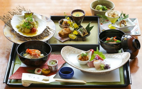 오사카에서 맛보는 일본 전통 정찬 요리