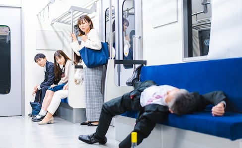 ทำไงดี!? ตกรถไฟเที่ยวสุดท้าย! แนะนำวิธีแก้ปัญหาสไตล์คนญี่ปุ่นหลังกลับบ้านไม่ได้
