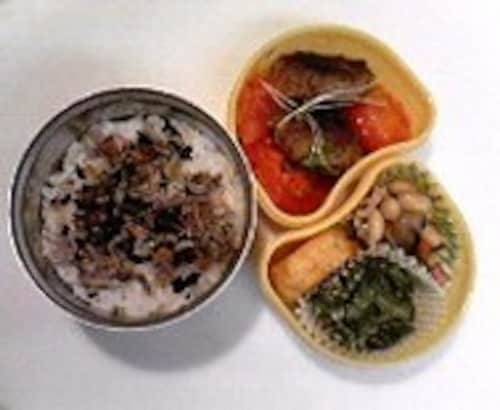 保温ジャー付きのお弁当箱で温かいごはんを