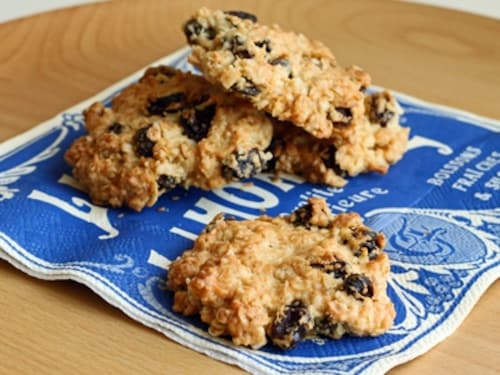 オートミールたっぷり！ おやつに最適なレーズンクッキー