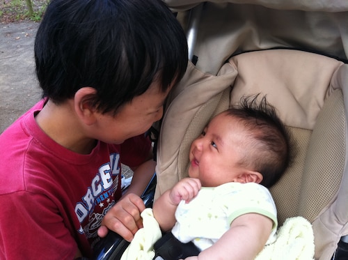 【年代別】赤ちゃんを迎えた上の子の揺れる気持ちを受け止める