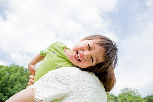 子供を自立させる甘えと ダメにする甘やかしの違い 子供のしつけ All About