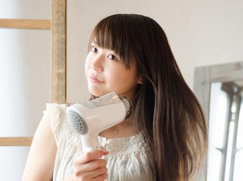 くせっ毛も乾かし方で矯正！