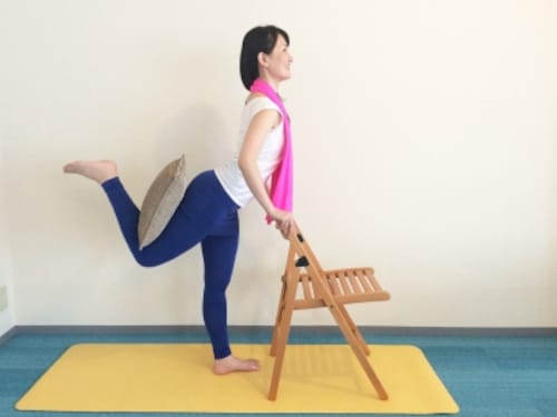 ハート型ヒップを作る！ クッションエクササイズ