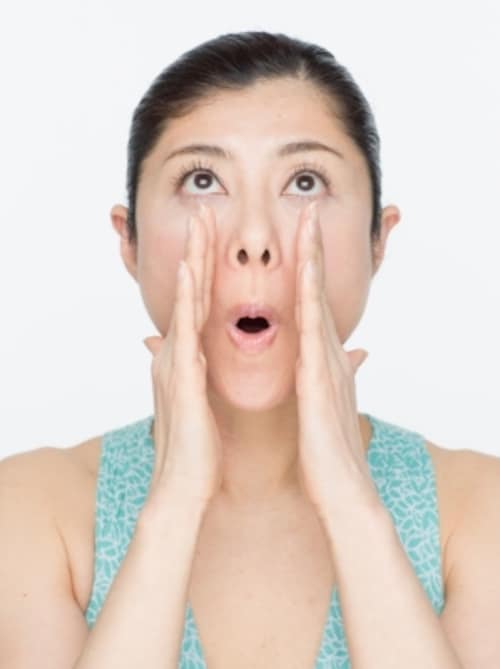 10秒でむくみを解消する「ムンクのマッサージ」